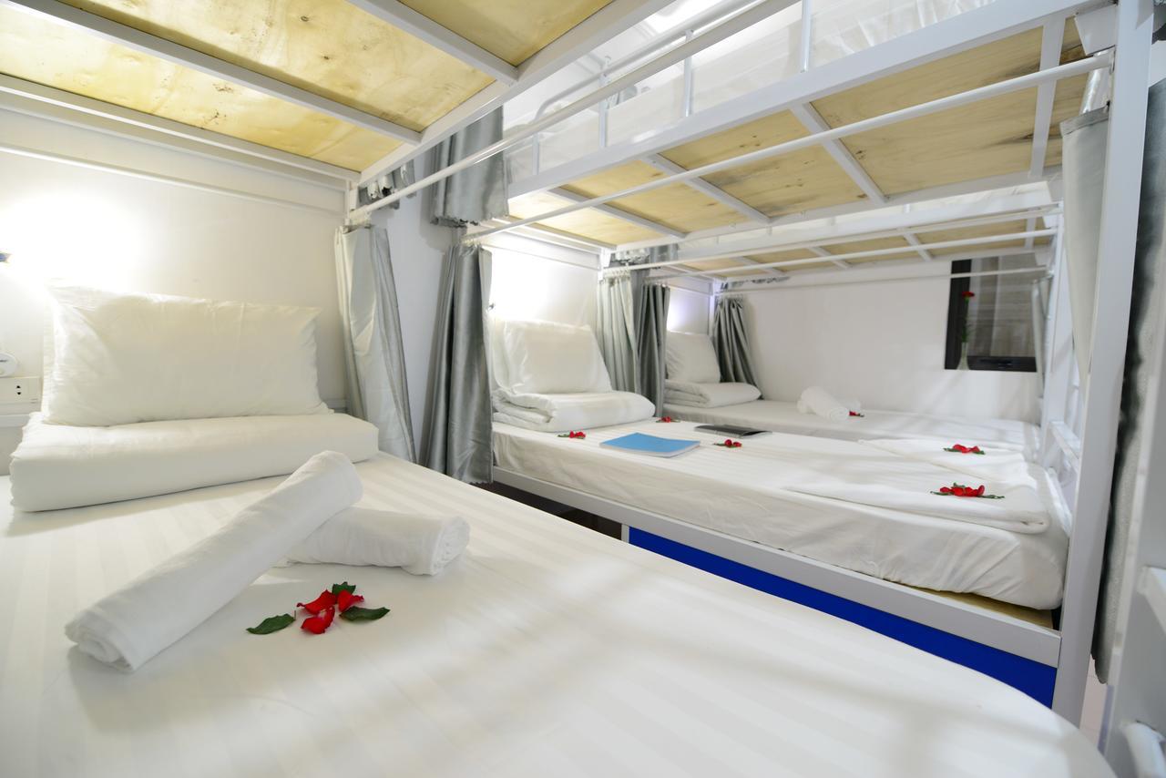 Pillow Backpacker Hostel (Adults Only) 河内 外观 照片